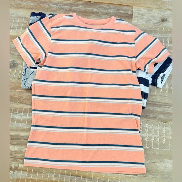 Cat & Jack 3 boys t-shirts bundle M(8-10) - Picture 2 of 4